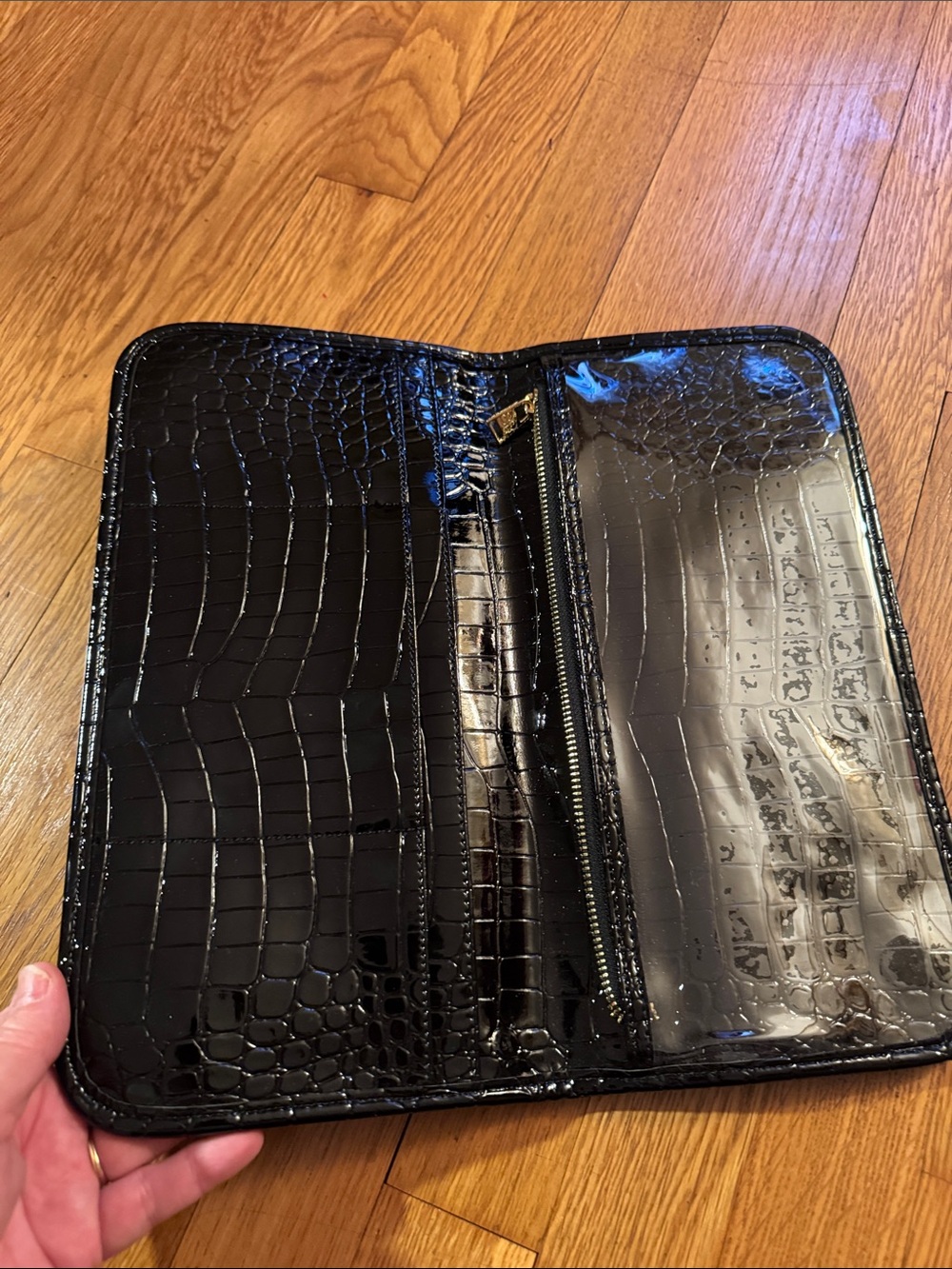 🐷 Samantha Brown Black Croc Embossed Patent Travel Organizer Clutch - Picture 8 of 10